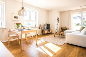 Wunderschöne Ferienwohnung mit Feldblick und Balkon, mit kostenlosem Wlan und Strandfahrrad, Haustiere erlaubt in Börgerende-Rethwisch